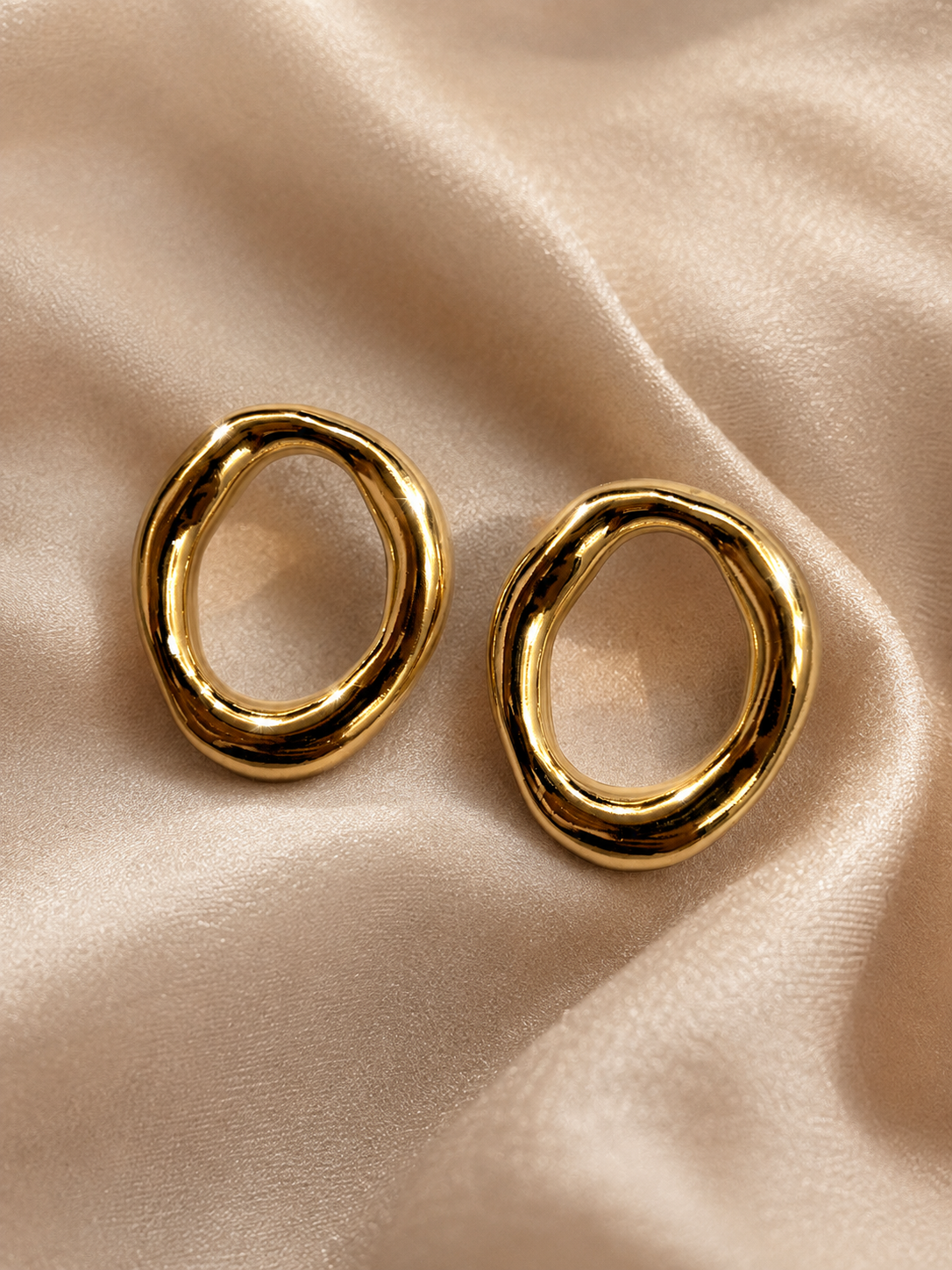 Scuplted Oval Set